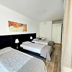 Towarowa Apartman *