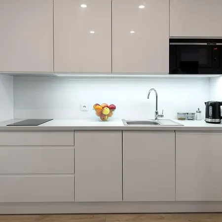 Towarowa Apartment *