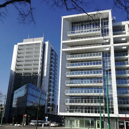 Towarowa Apartment *